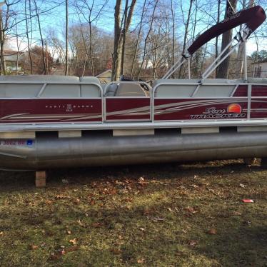 2012 Sun Tracker partybarge 22dlx