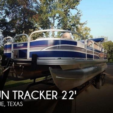 2015 Sun Tracker fishin' barge 22 dlx