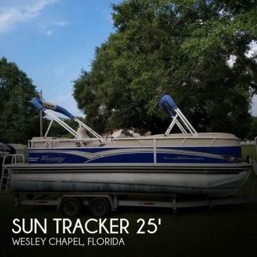 2013 Sun Tracker party barge 220 regency