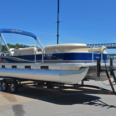2012 Sun Tracker party barge 24 dlx