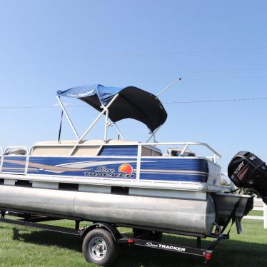 2013 Sun Tracker fishin' barge 20dlx