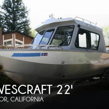 2005 Hewes 220 sea runner pilothouse