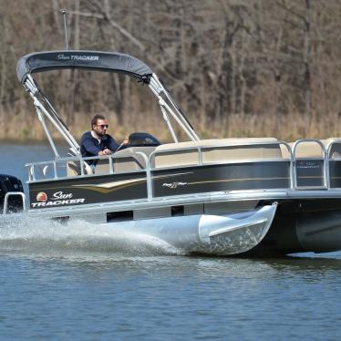 2020 Sun Tracker party barge 18 dlx