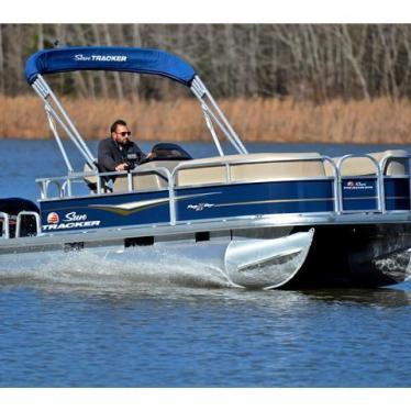 2021 Sun Tracker party barge 18 dlx