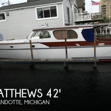 1954 Matthews 42 stock cruiser