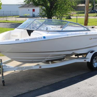 2009 Regal 1900 bowrider **only 74 hours** clean!!