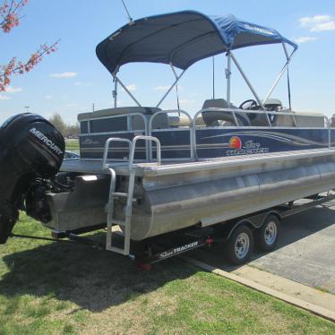 2013 Sun Tracker party barge 24 dlx tritoon