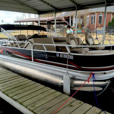 2013 Sun Tracker fishin' barge 22 dlx