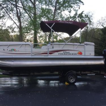 2010 Tracker party barge 21'
