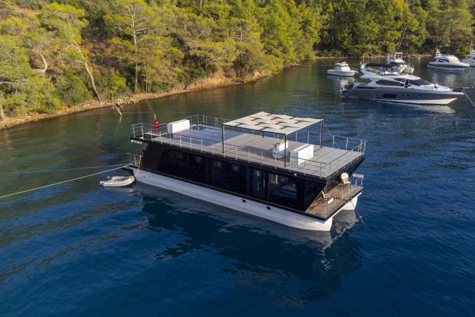 2021 Custom luxurious home catamaran