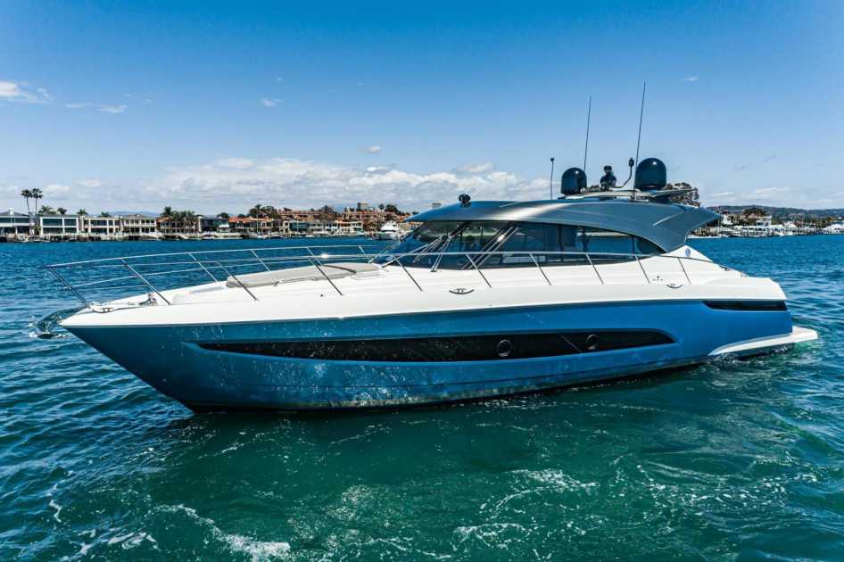 2021 Riviera 5400 sport yacht