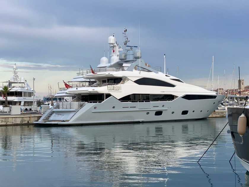 2012 Sunseeker 40m yacht