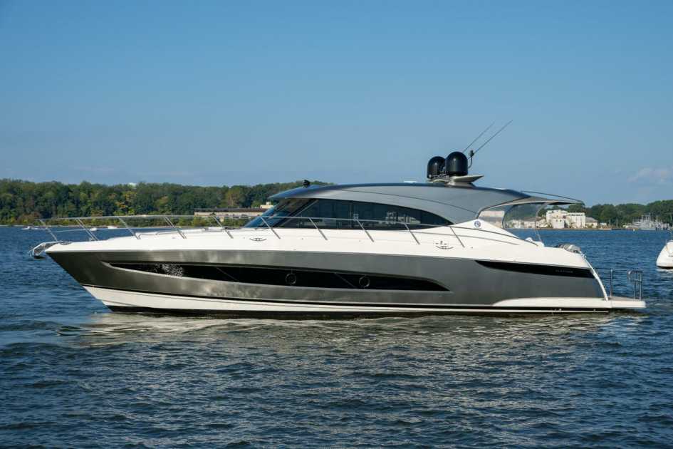 2020 Riviera 5400 sport yacht platinum edition
