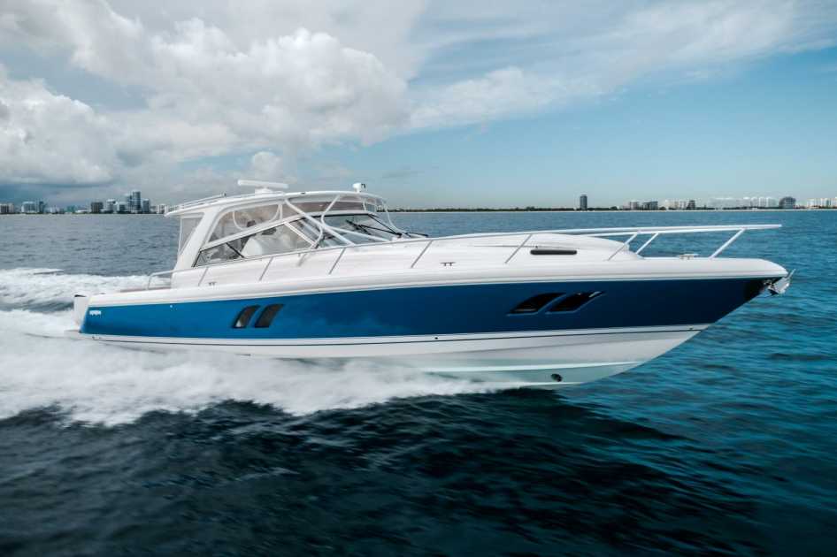 2017 Intrepid 475 sport yacht