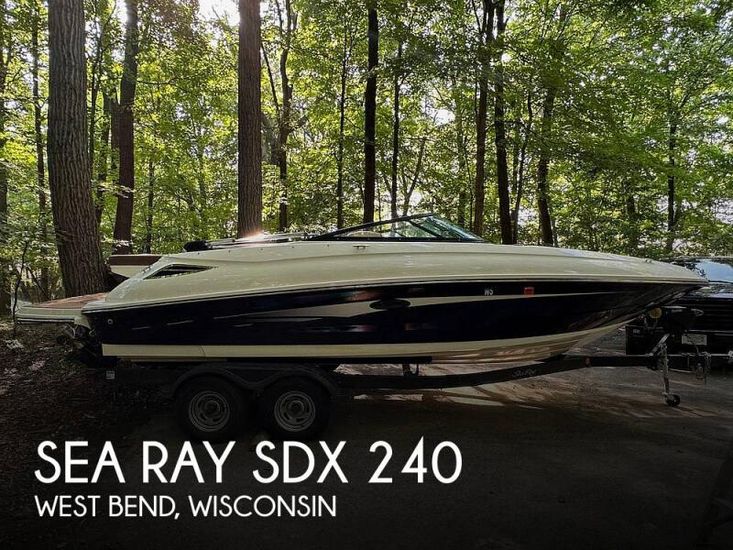 2017 Sea Ray 240 sdx