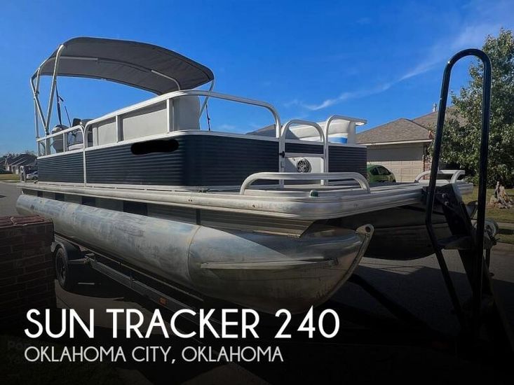 2010 Sun Tracker 24 party barge