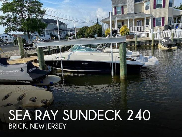 2011 Sea Ray 240 sundeck