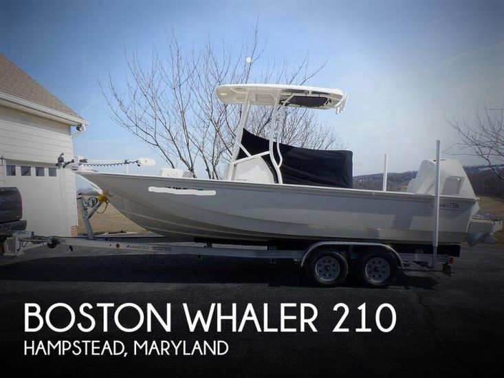 2020 Boston Whaler montauk 210