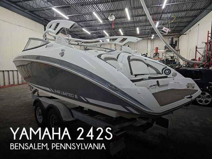 2015 Yamaha 242 s