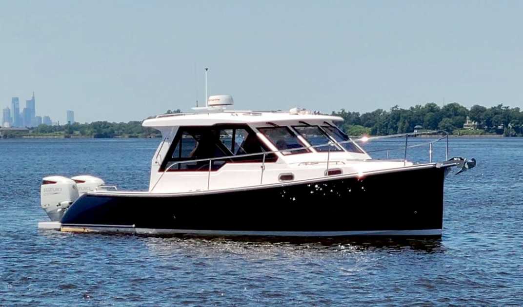 2021 Catalina 34 outboard express