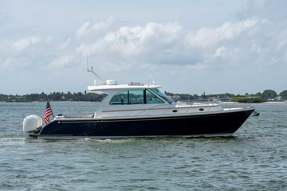 2023 Hinckley sport boat 40x