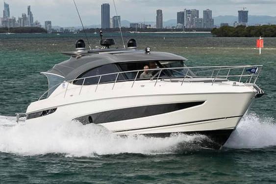 2022 Riviera 5400 sport yacht platinum edition