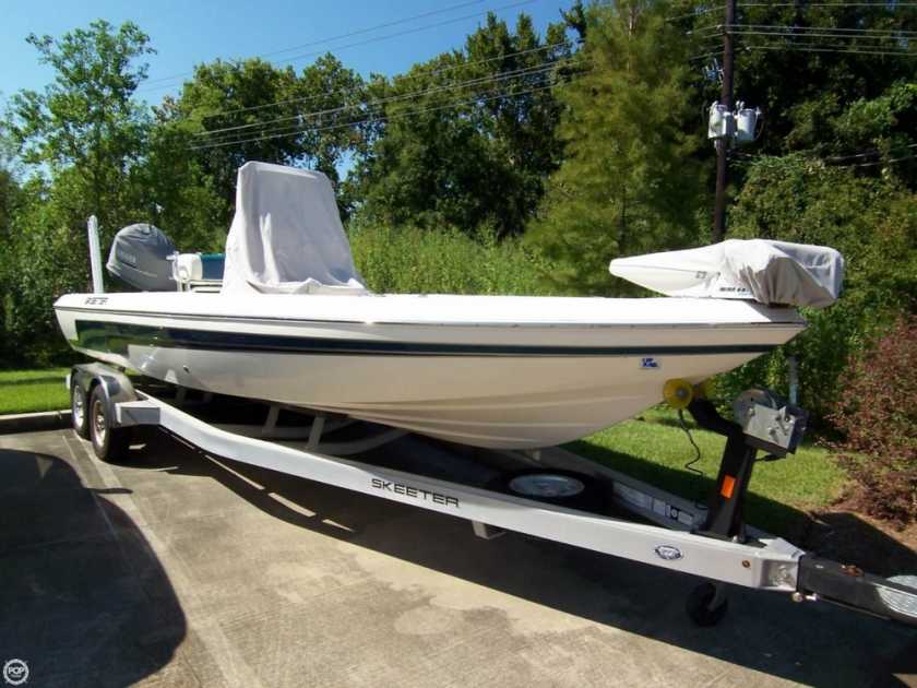 2013 Skeeter 240 sx 24 bay boat
