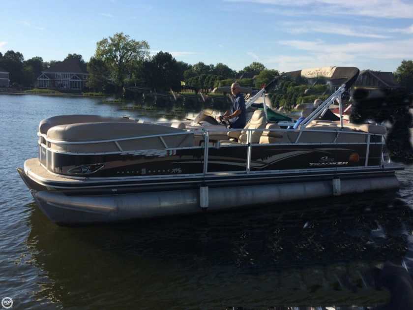 2011 Sun Tracker party barge 25 xp3