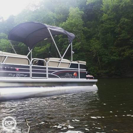2015 Sun Tracker party barge 20 dlx