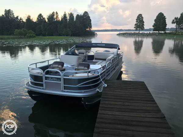 2017 Sun Tracker 22 fishing barge dlx