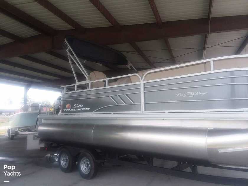 2021 Sun Tracker party barge 20 dlx