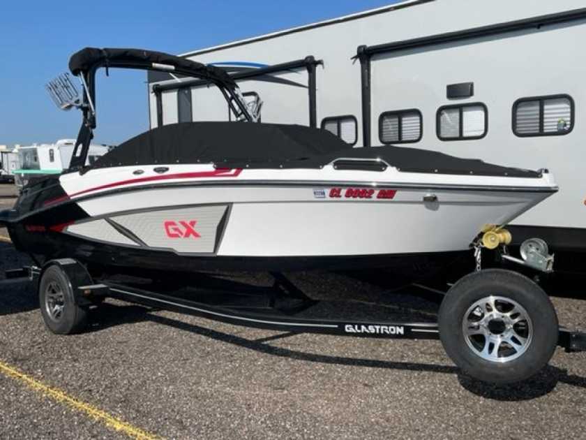 2021 Glastron gx215 sport boat--wakeboard & ski boat, 300hp, low hours, great for new boaters or as an upgrade!