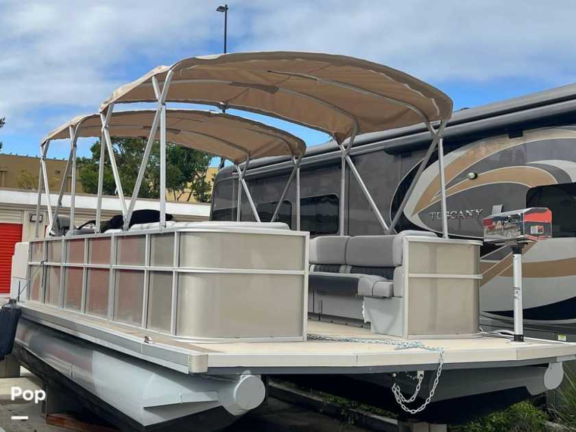 2023 Custom 29 party barge