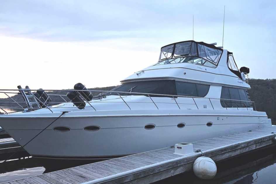 1999 Carver 530 voyager pilothouse