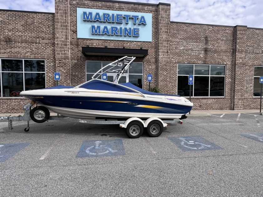 2006 Sea Ray sport series w/ mercruiser 220hp engine and trailer included