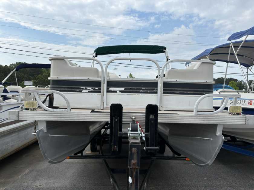 1995 Fisher freedom 200dlx w/2006 mercury 40hp engine and tn trailer included